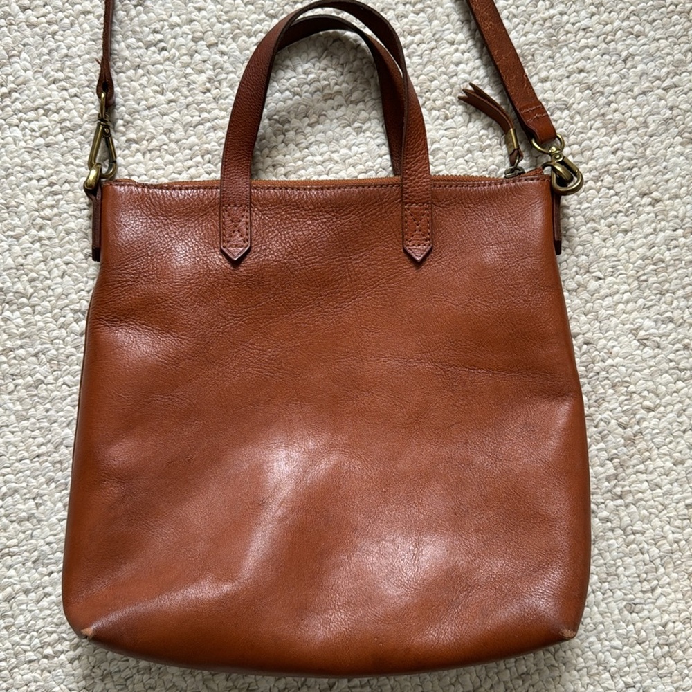 Madewell Transport Tote Small - vegan leather, tan - Picture 3 of 15